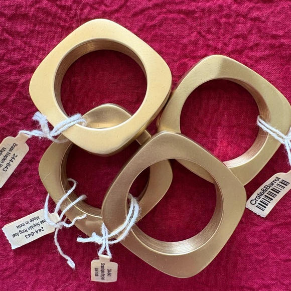Crate&Barrel Brass Napkin Rings (set of 4) - Picture 4 of 13